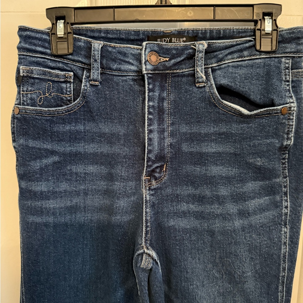📦 Judy Blue Hi-Rise Cropped Straight with Ankle Slit *EXCELLENT USED CONDITION* - Picture 2 of 8